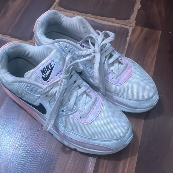 Nike air maxes - Picture 1 of 5